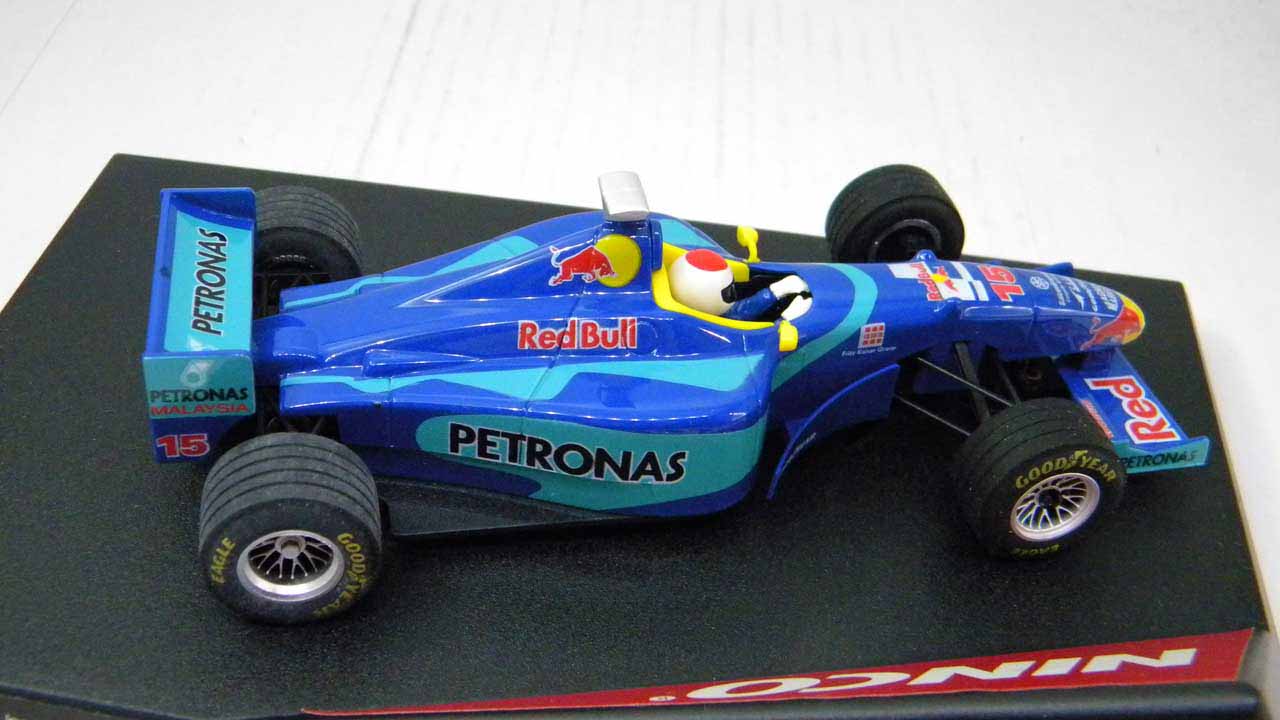 Sauber Petronas C17 (50191